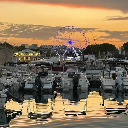 Centre Dernier Etage 2 Pièces Antibes